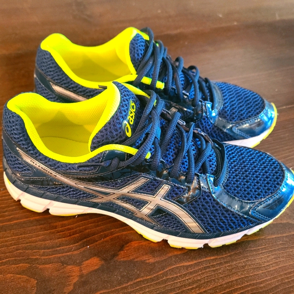 Men's ASICS size 9